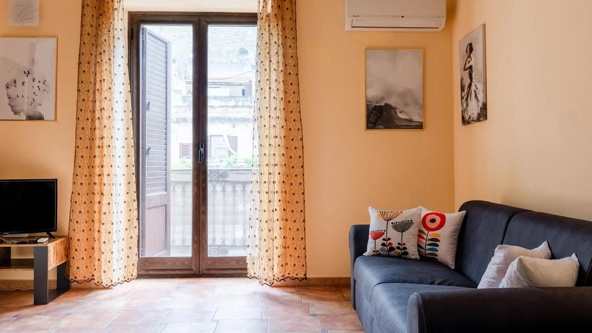 Semesterbostad Casa Fontana Villa Capaci